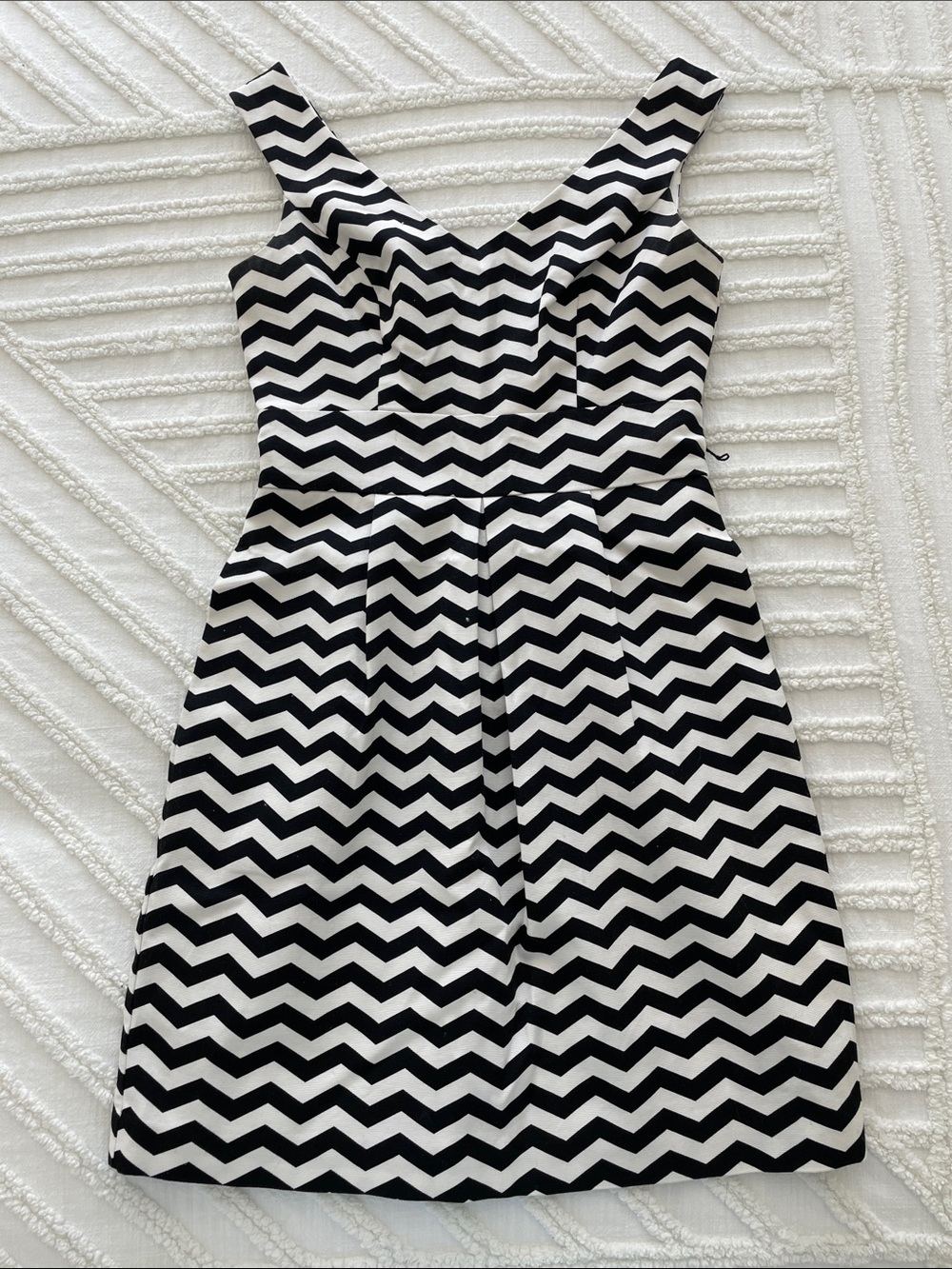 White House Black Market Black & White Chevron Mini Dress